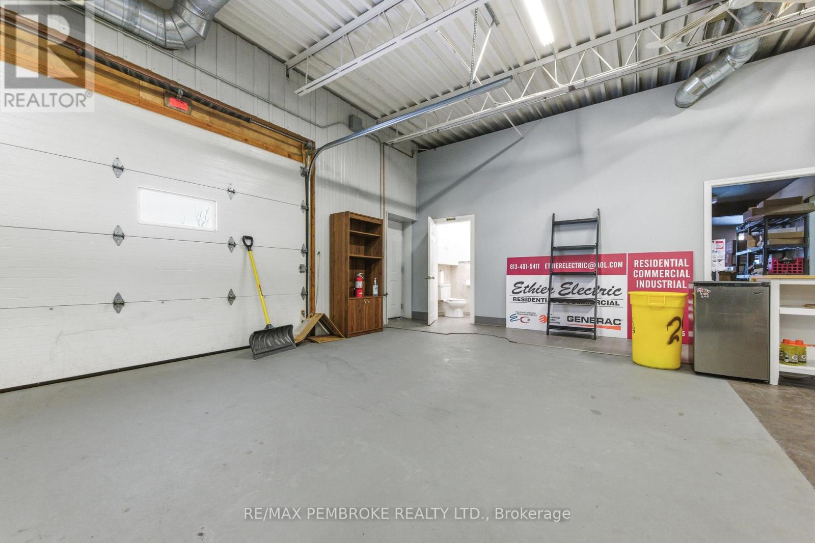 292 Trafalgar Road, Pembroke, Ontario  K8A 5A8 - Photo 4 - X12745932