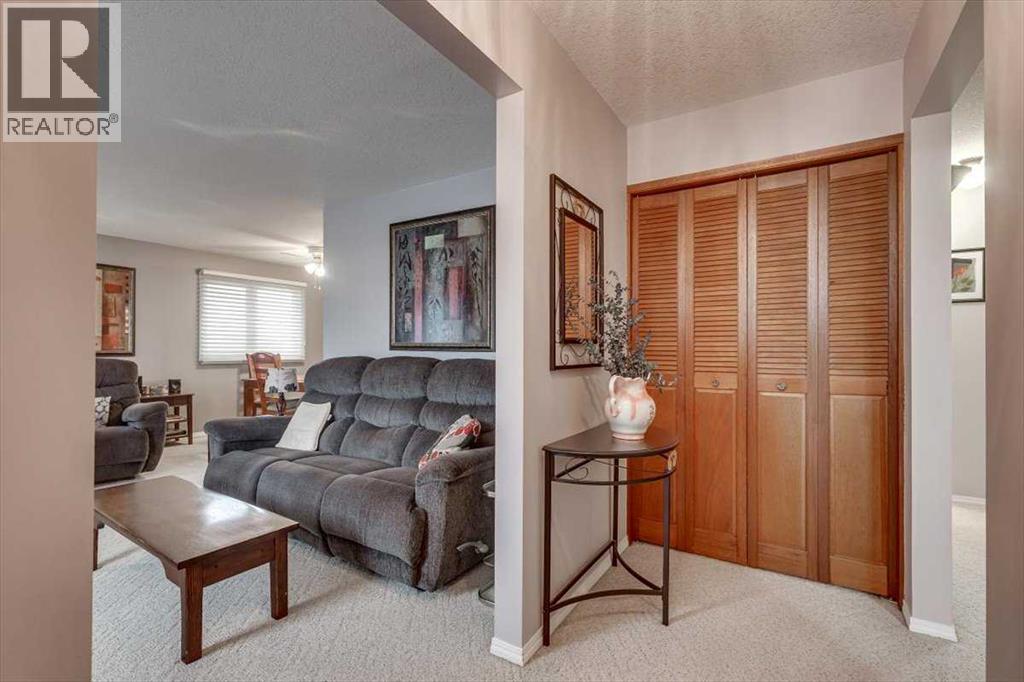 57 Mcdougall Crescent, Red Deer, Alberta  T4R 1T2 - Photo 6 - A2273929