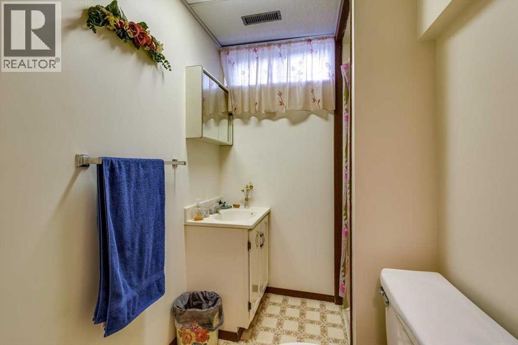 57 Mcdougall Crescent, Red Deer, Alberta  T4R 1T2 - Photo 38 - A2273929