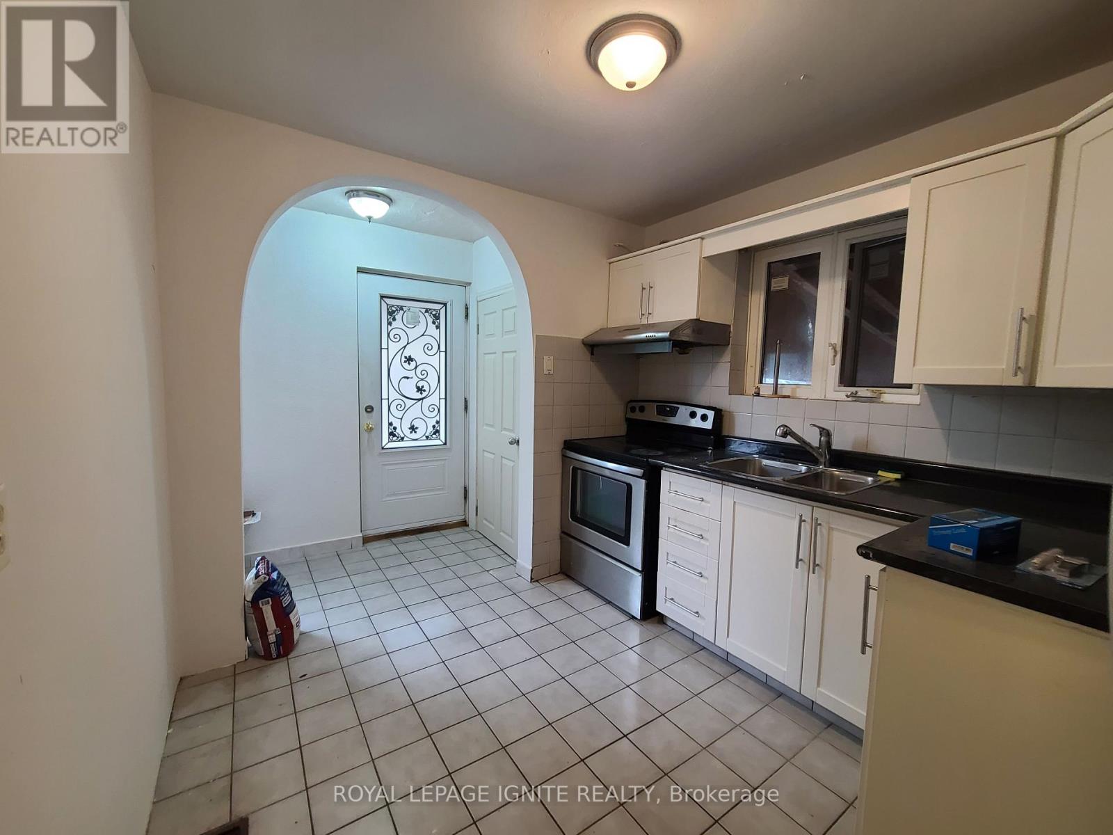 Main - 170 Magnolia Avenue, Toronto, Ontario  M1K 3K8 - Photo 2 - E12745956