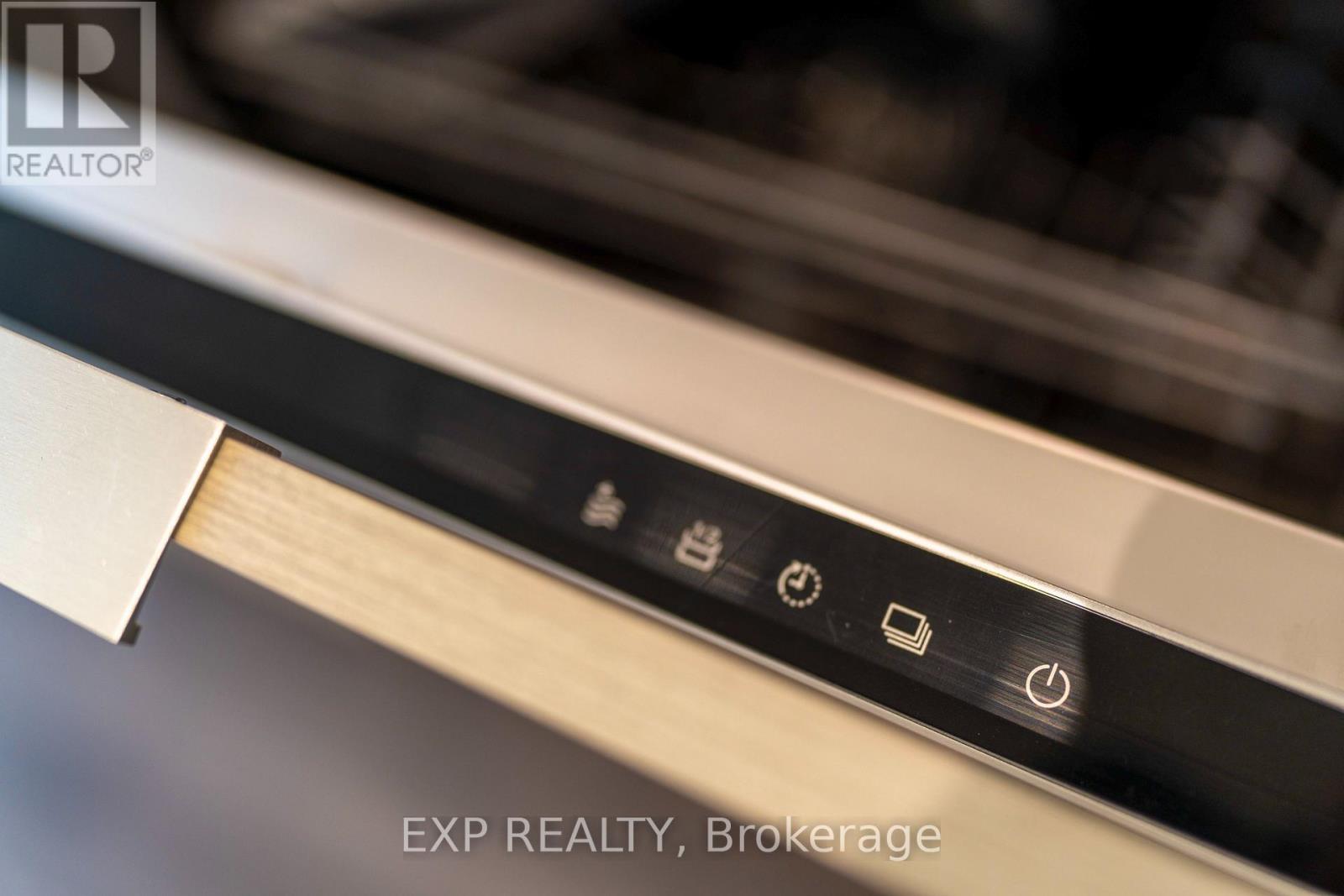 2206 - 28 Ann Street, Mississauga, Ontario  L5G 3G1 - Photo 15 - W12745948