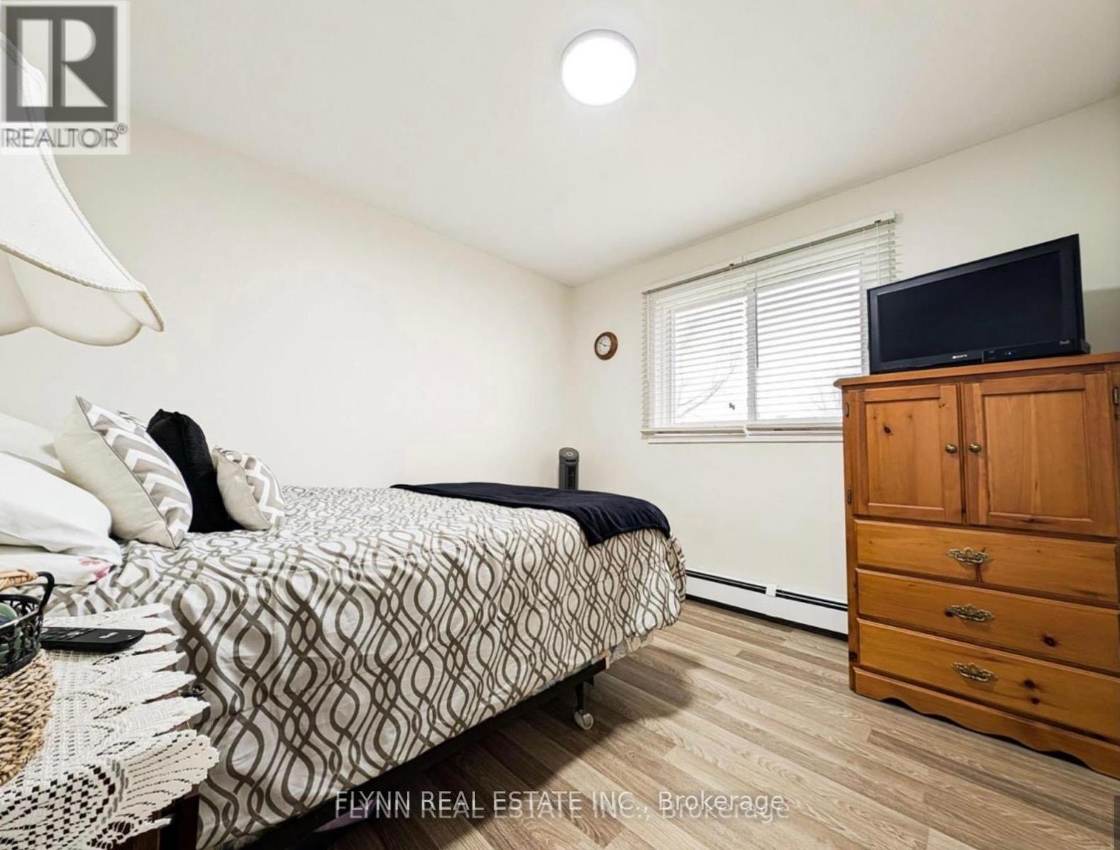 1399 Phillips Street, Fort Erie, Ontario  L2A 3C4 - Photo 8 - X12745958