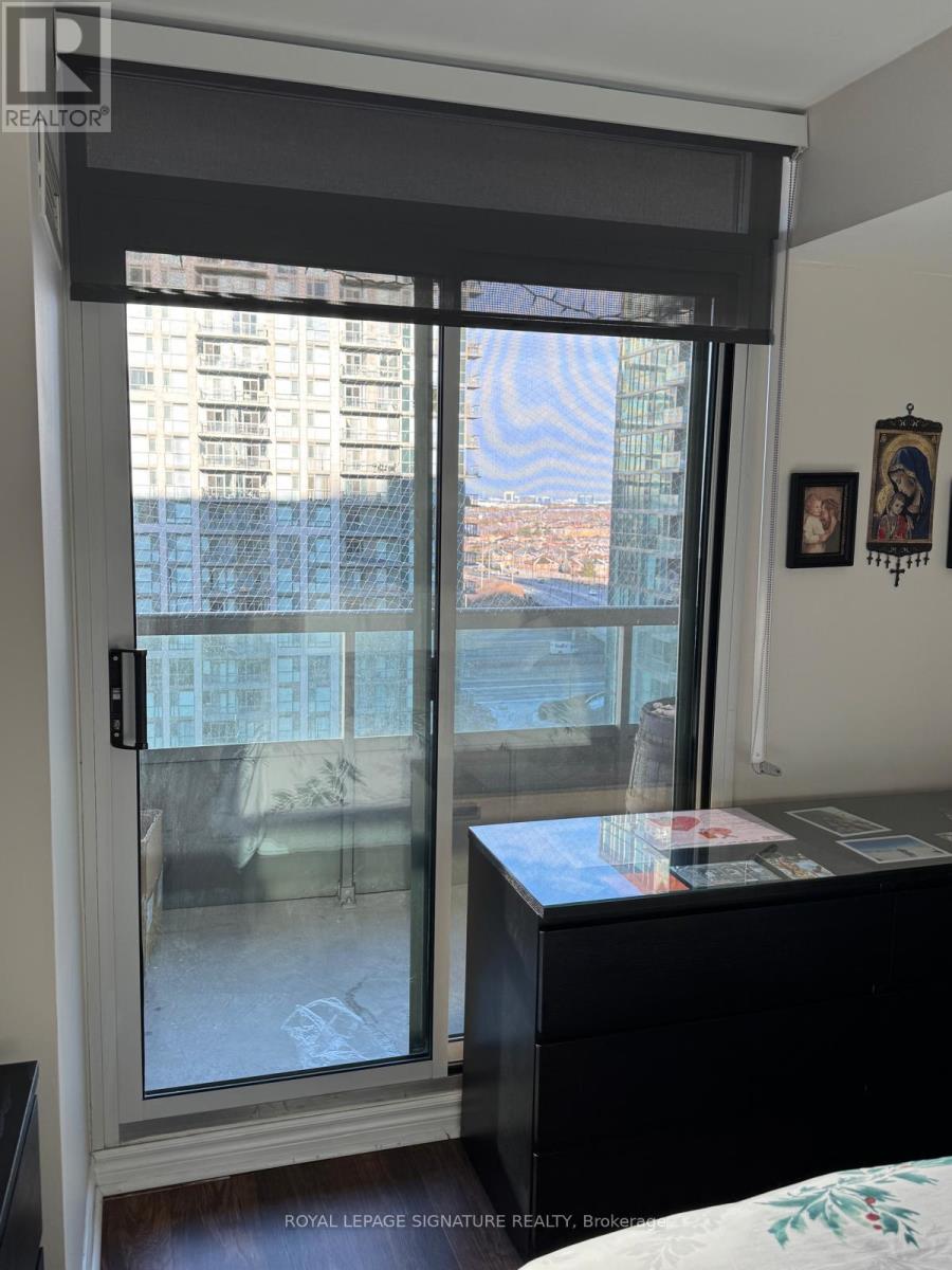 1717 - 335 Rathburn Road W, Mississauga, Ontario  L5B 0C8 - Photo 14 - W12745582