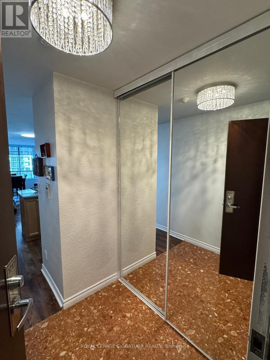 1717 - 335 Rathburn Road W, Mississauga, Ontario  L5B 0C8 - Photo 7 - W12745582