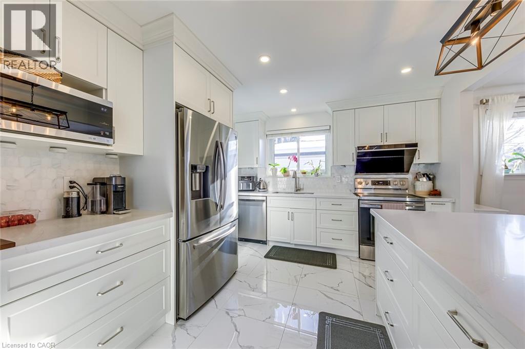 419 Yale Crescent, Oakville, Ontario  L6L 3L7 - Photo 14 - 40802136