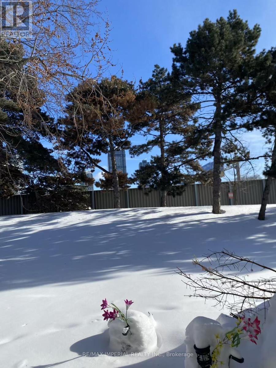 GROUND - 34 CORVUS STAR WAY, toronto (henry farm), Ontario