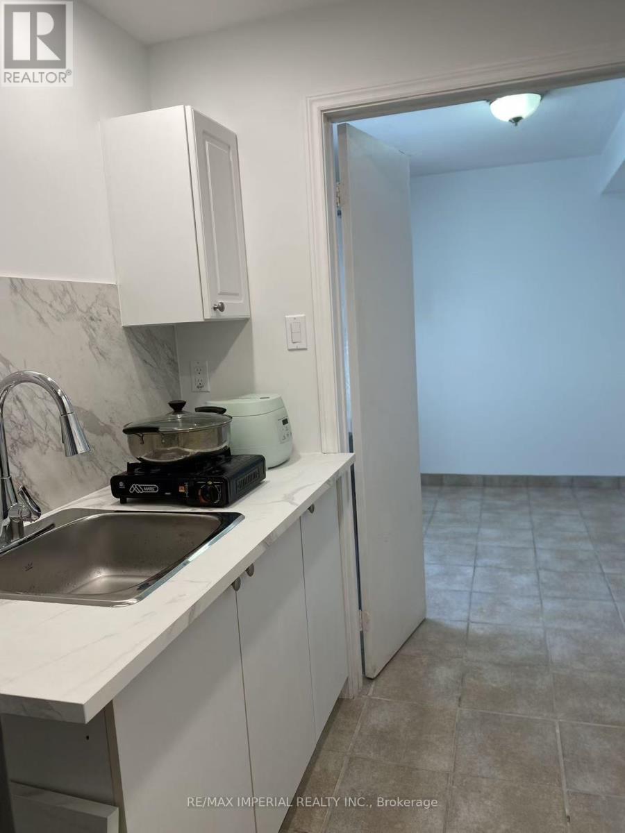 Ground - 34 Corvus Star Way, Toronto (Henry Farm), Ontario  M2J 1P3 - Photo 4 - C12745976