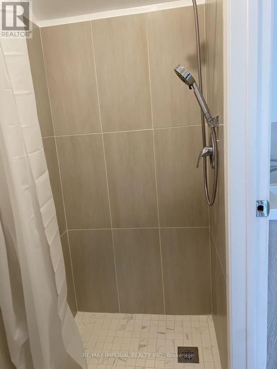 Ground - 34 Corvus Star Way, Toronto (Henry Farm), Ontario  M2J 1P3 - Photo 7 - C12745976