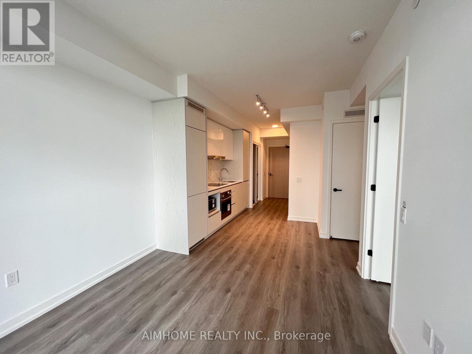 1101 - 28 Interchange Way, Vaughan (Vaughan Corporate Centre), Ontario  L4K 5W3 - Photo 10 - N12745988