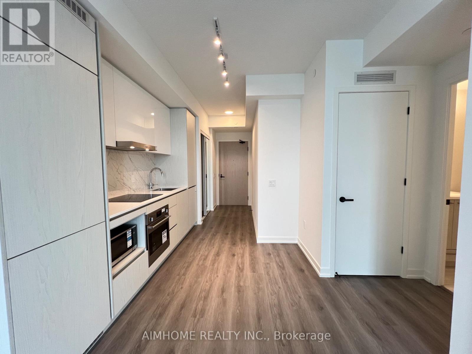 1101 - 28 Interchange Way, Vaughan (Vaughan Corporate Centre), Ontario  L4K 5W3 - Photo 8 - N12745988