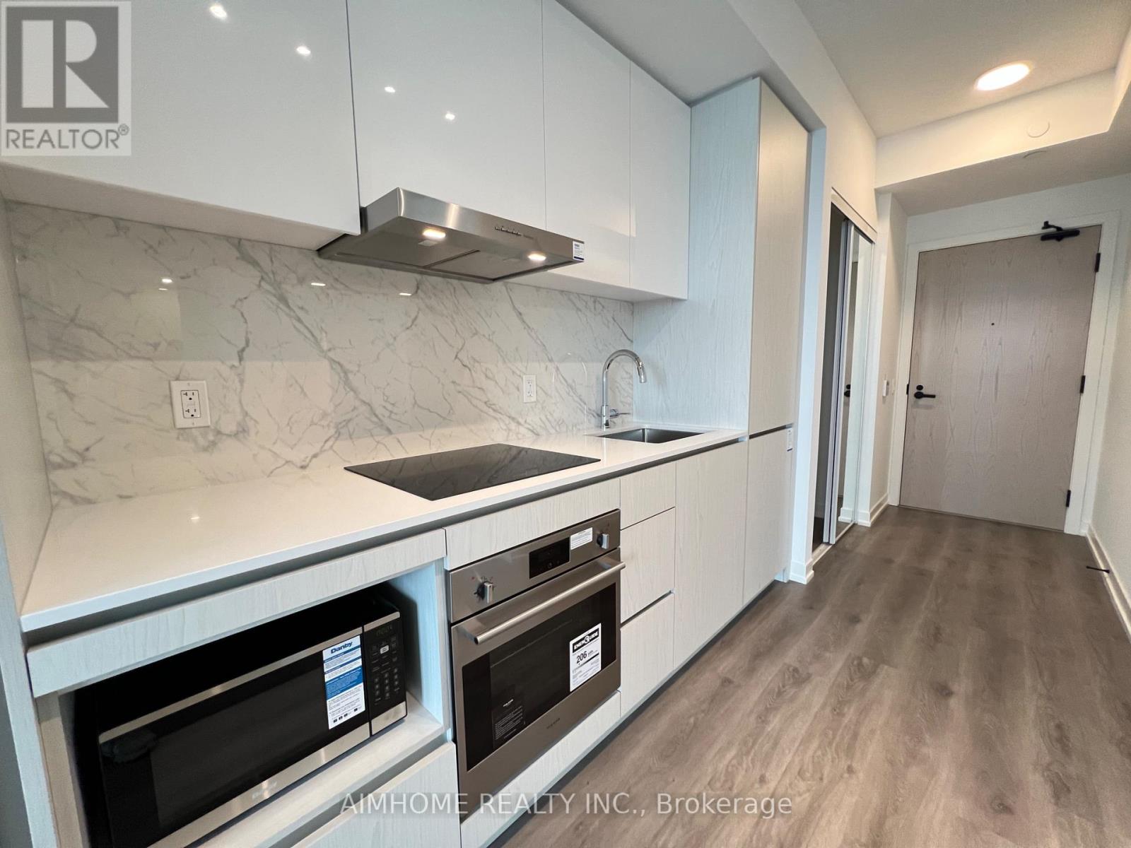 1101 - 28 Interchange Way, Vaughan (Vaughan Corporate Centre), Ontario  L4K 5W3 - Photo 9 - N12745988