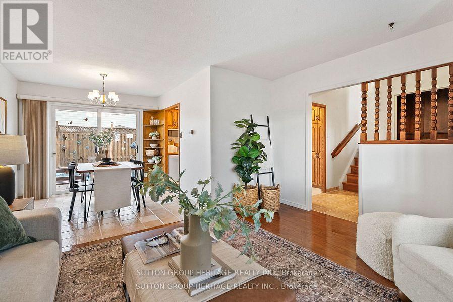 998 Cardinal Court, Oshawa, Ontario  L1G 6Y4 - Photo 3 - E12739560