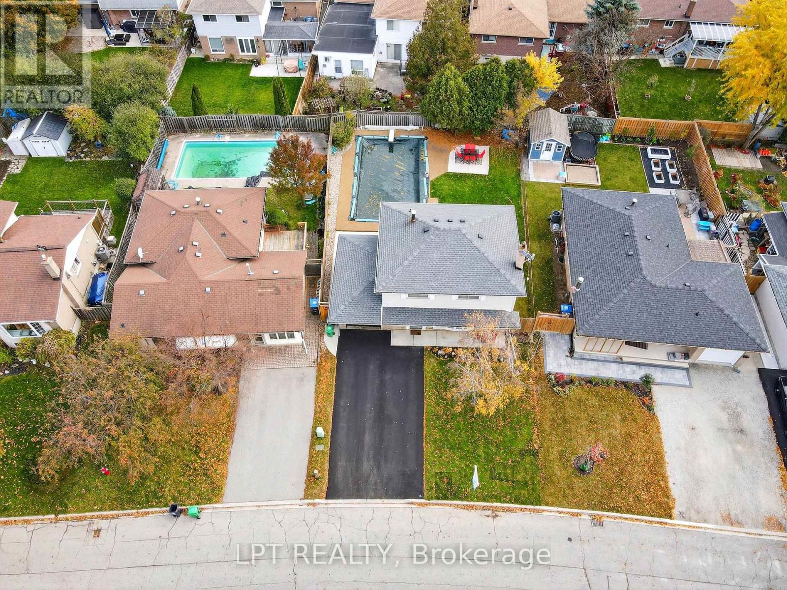 14 Caledon Crescent, Brampton, Ontario  L6W 1C5 - Photo 3 - W12745970