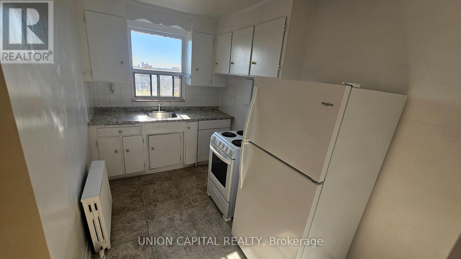 305 - 1969 Eglinton Avenue W, Toronto (Keelesdale-Eglinton West), Ontario  M6E 2K1 - Photo 5 - W12745978