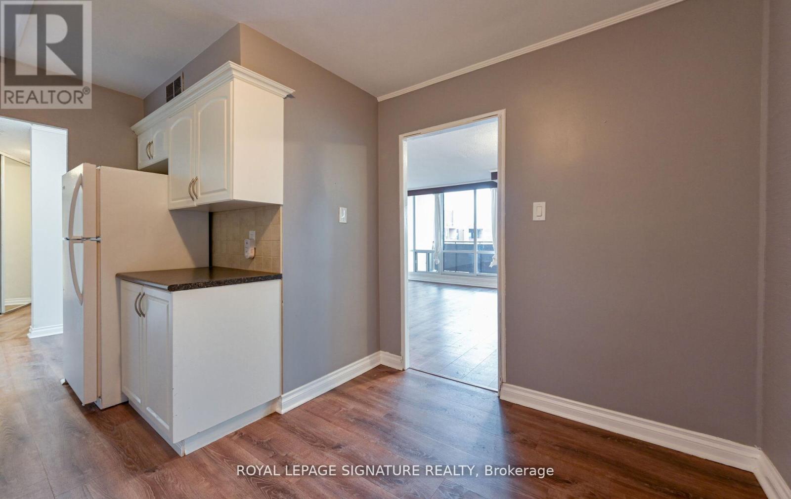 2003 - 714 The West Mall, Toronto (Eringate-Centennial-West Deane), Ontario  M9C 4X1 - Photo 19 - W12745994