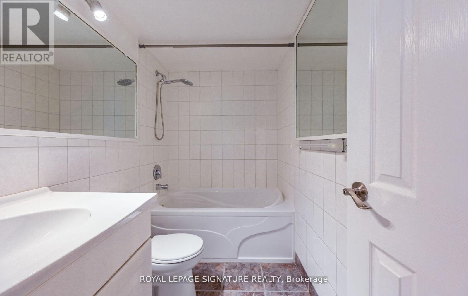 2003 - 714 The West Mall, Toronto (Eringate-Centennial-West Deane), Ontario  M9C 4X1 - Photo 25 - W12745994