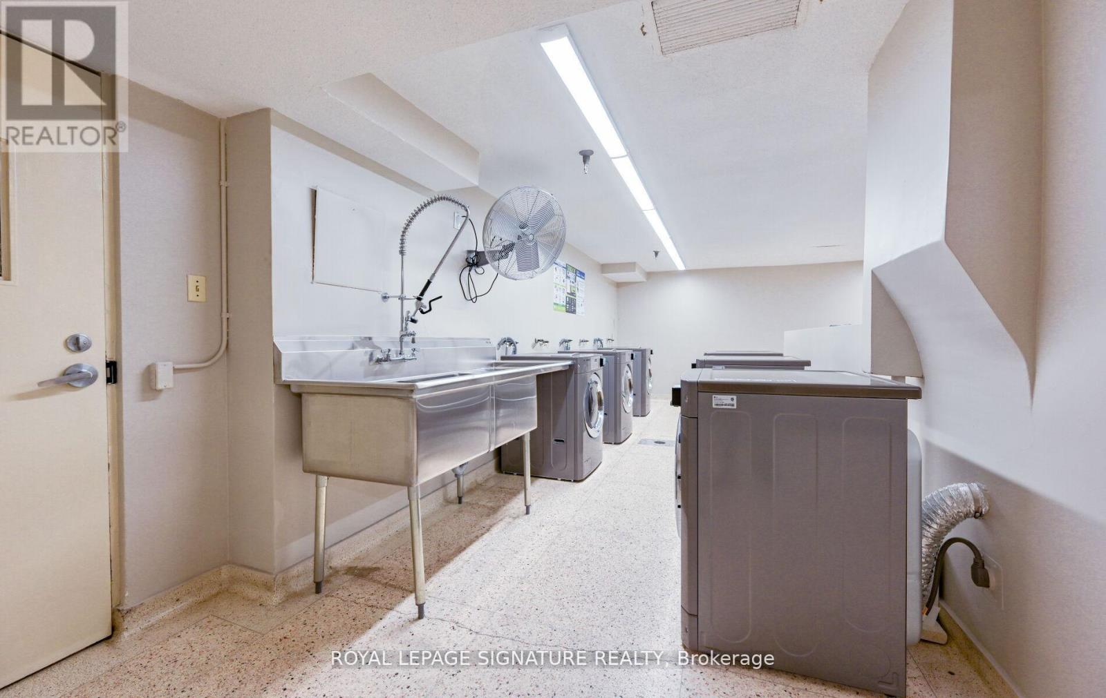 2003 - 714 The West Mall, Toronto (Eringate-Centennial-West Deane), Ontario  M9C 4X1 - Photo 43 - W12745994