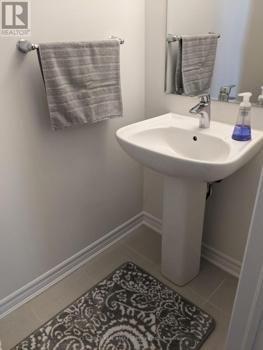 18 Mappin Way, Whitby, Ontario  L1R 0R4 - Photo 9 - E12698362