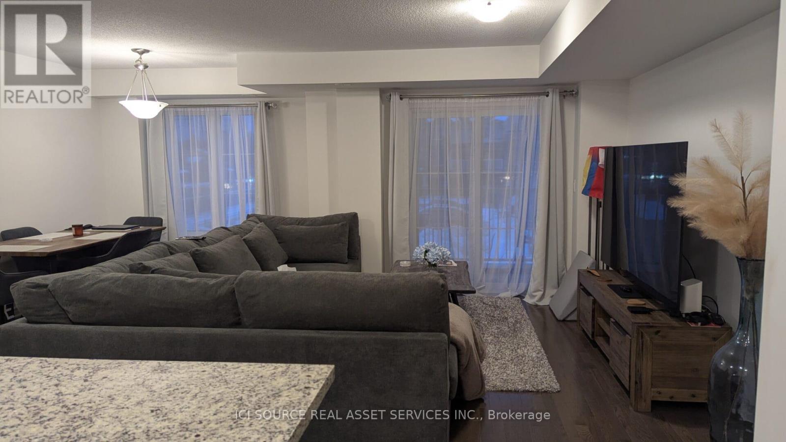 18 Mappin Way, Whitby, Ontario  L1R 0R4 - Photo 2 - E12698362