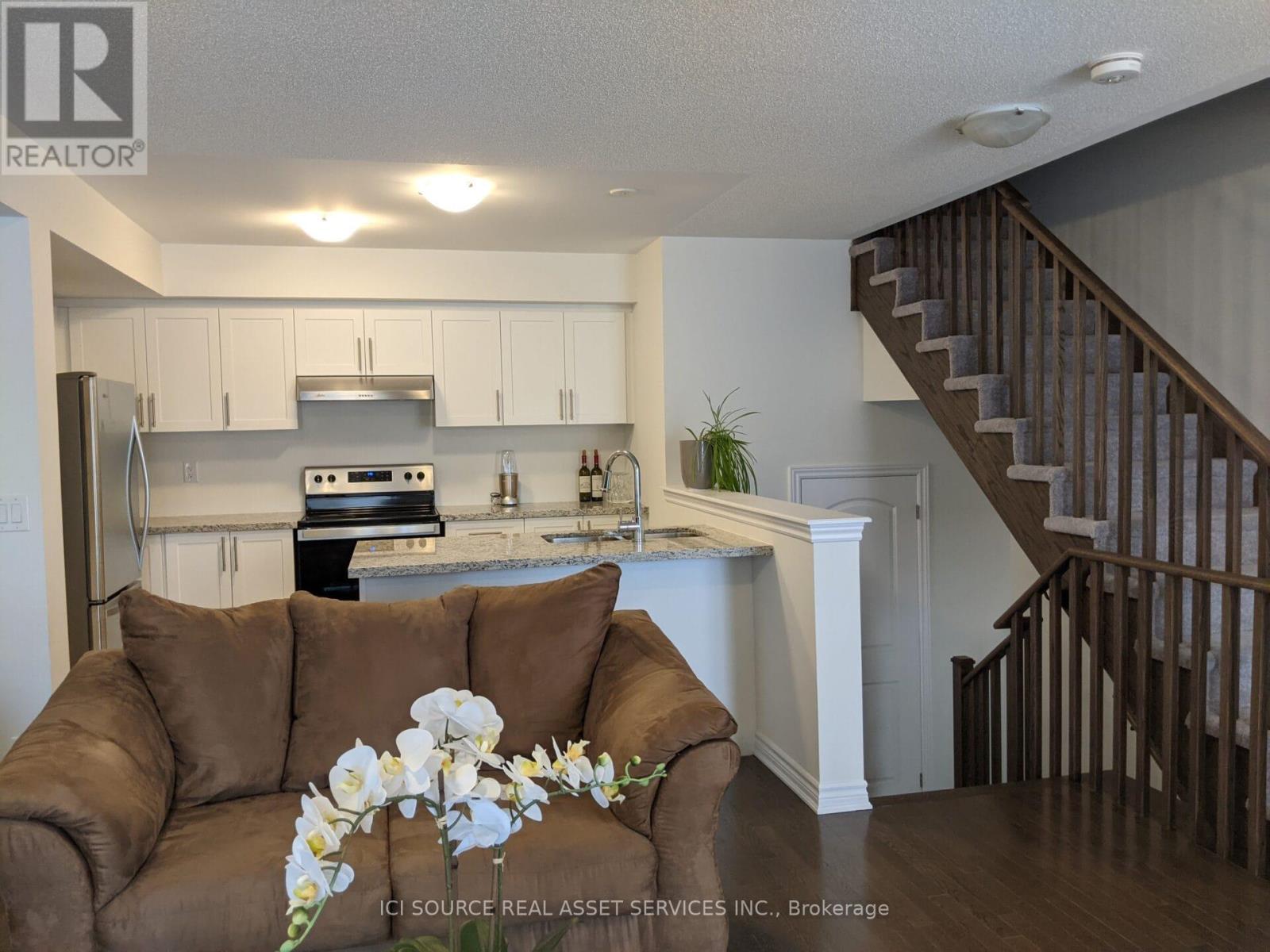 18 Mappin Way, Whitby, Ontario  L1R 0R4 - Photo 8 - E12698362