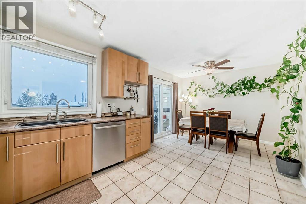 562 Strathcona Drive Sw, Calgary, Alberta  T3H 1K3 - Photo 7 - A2281815