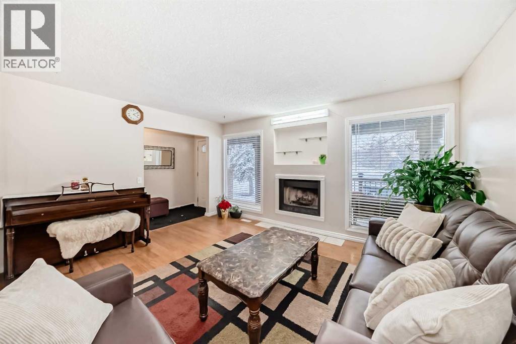 562 Strathcona Drive Sw, Calgary, Alberta  T3H 1K3 - Photo 4 - A2281815