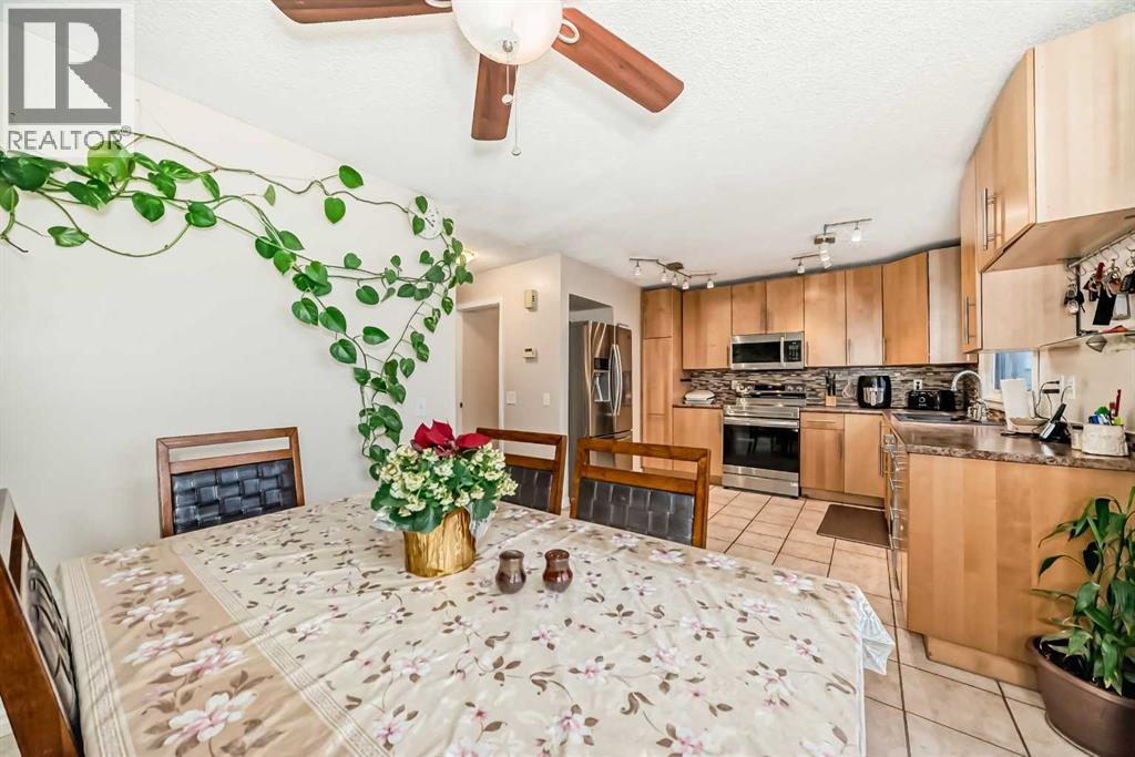 562 Strathcona Drive Sw, Calgary, Alberta  T3H 1K3 - Photo 5 - A2281815