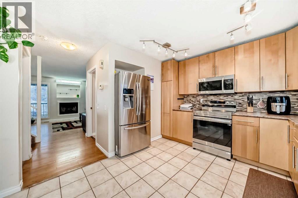 562 Strathcona Drive Sw, Calgary, Alberta  T3H 1K3 - Photo 8 - A2281815