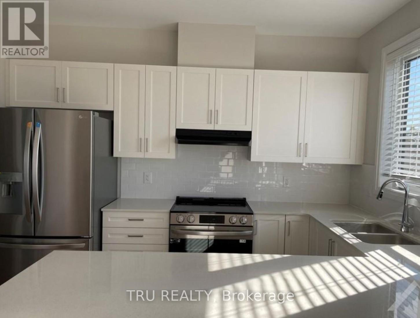 353 Appalachian Circle E, Ottawa, Ontario  K2J 6X3 - Photo 2 - X12746018