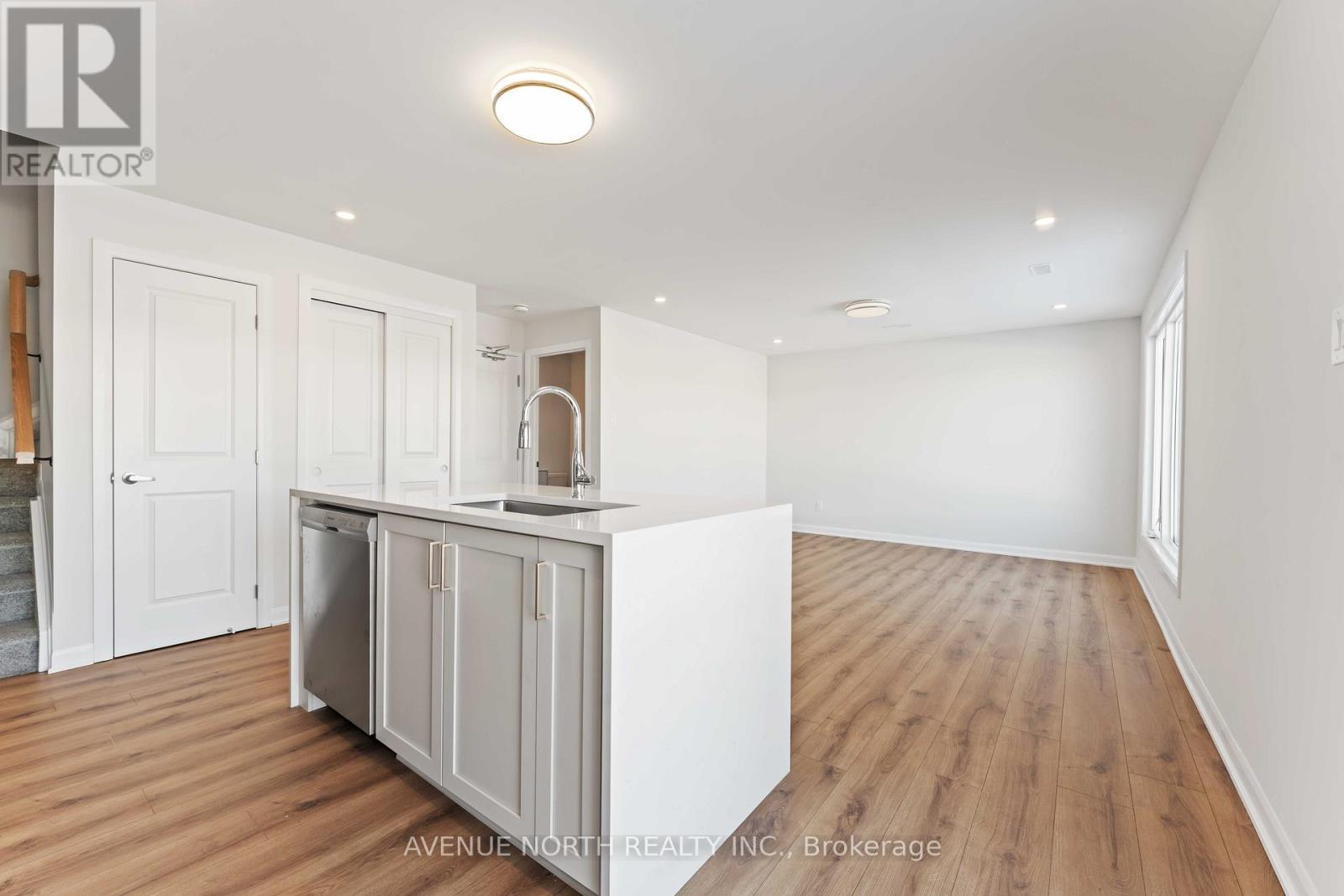 1213 Creekway Private, Ottawa, Ontario  K2T 0T1 - Photo 13 - X12746032