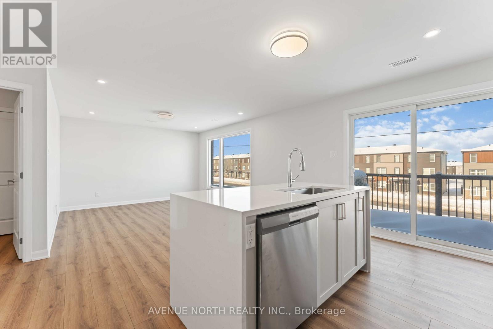 1213 Creekway Private, Ottawa, Ontario  K2T 0T1 - Photo 5 - X12746032