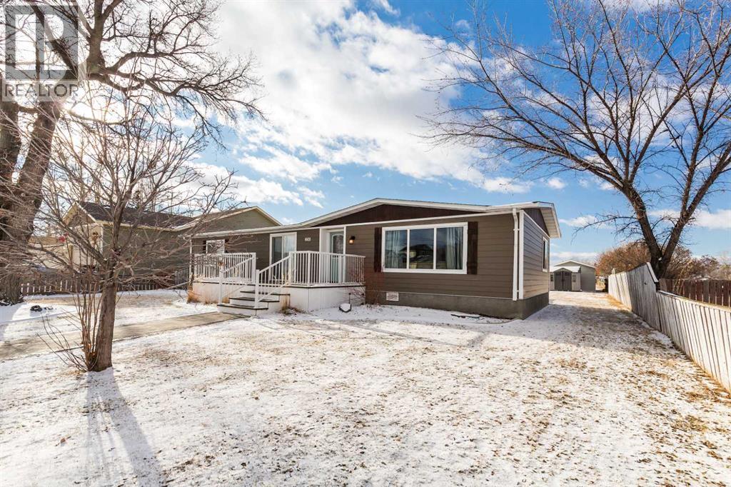 356 N 300 Street E, Raymond, Alberta  T0K 2S0 - Photo 2 - A2280947