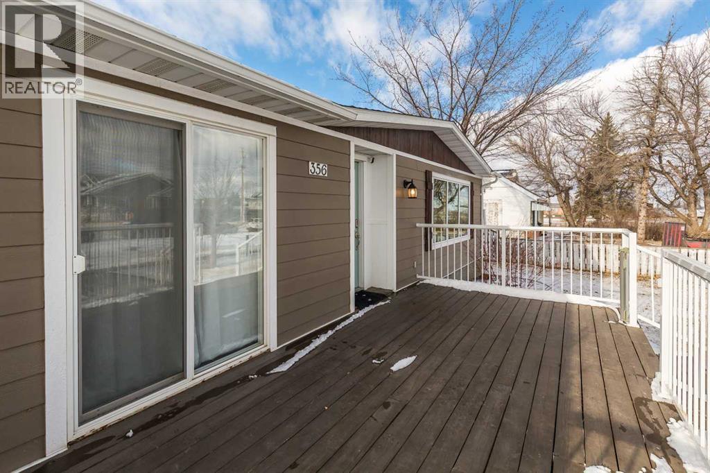 356 N 300 Street E, Raymond, Alberta  T0K 2S0 - Photo 3 - A2280947