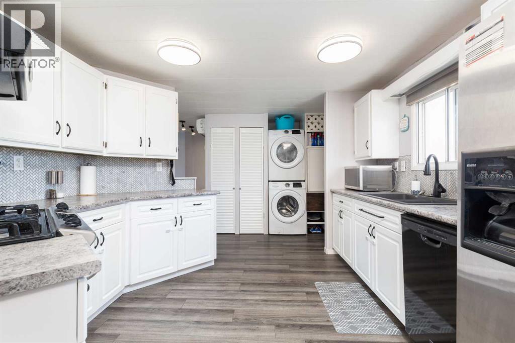 356 N 300 Street E, Raymond, Alberta  T0K 2S0 - Photo 11 - A2280947