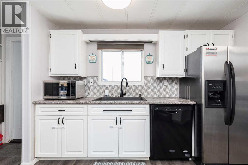 356 N 300 Street E, Raymond, Alberta  T0K 2S0 - Photo 10 - A2280947