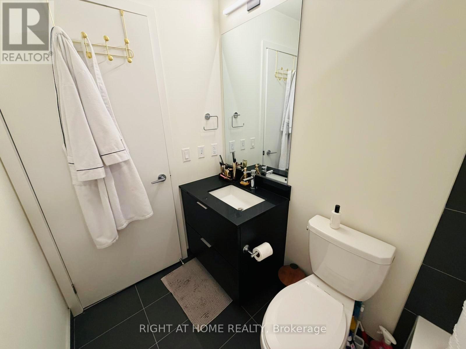 1810 - 89 Church Street, Toronto, Ontario  M5C 2G3 - Photo 17 - C12745442