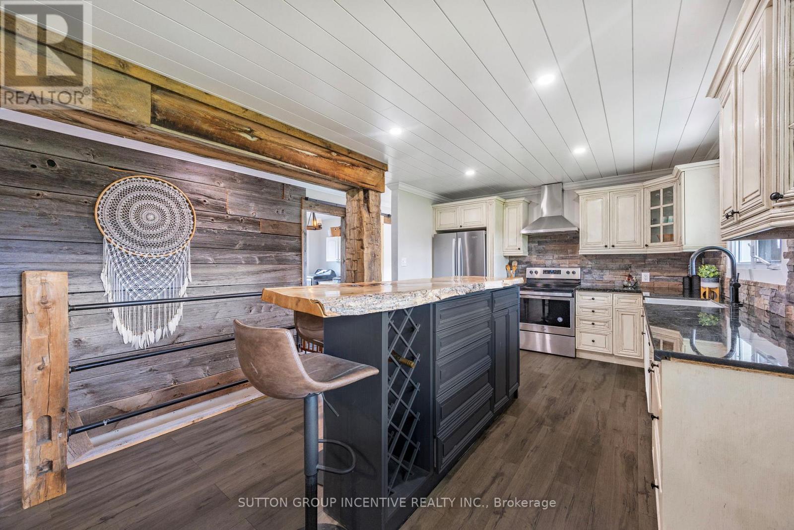 2266 Foxmead Road, Oro-Medonte, Ontario  L0K 1E0 - Photo 10 - S12746058