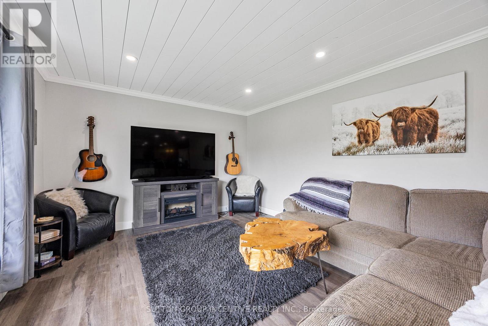 2266 Foxmead Road, Oro-Medonte, Ontario  L0K 1E0 - Photo 16 - S12746058