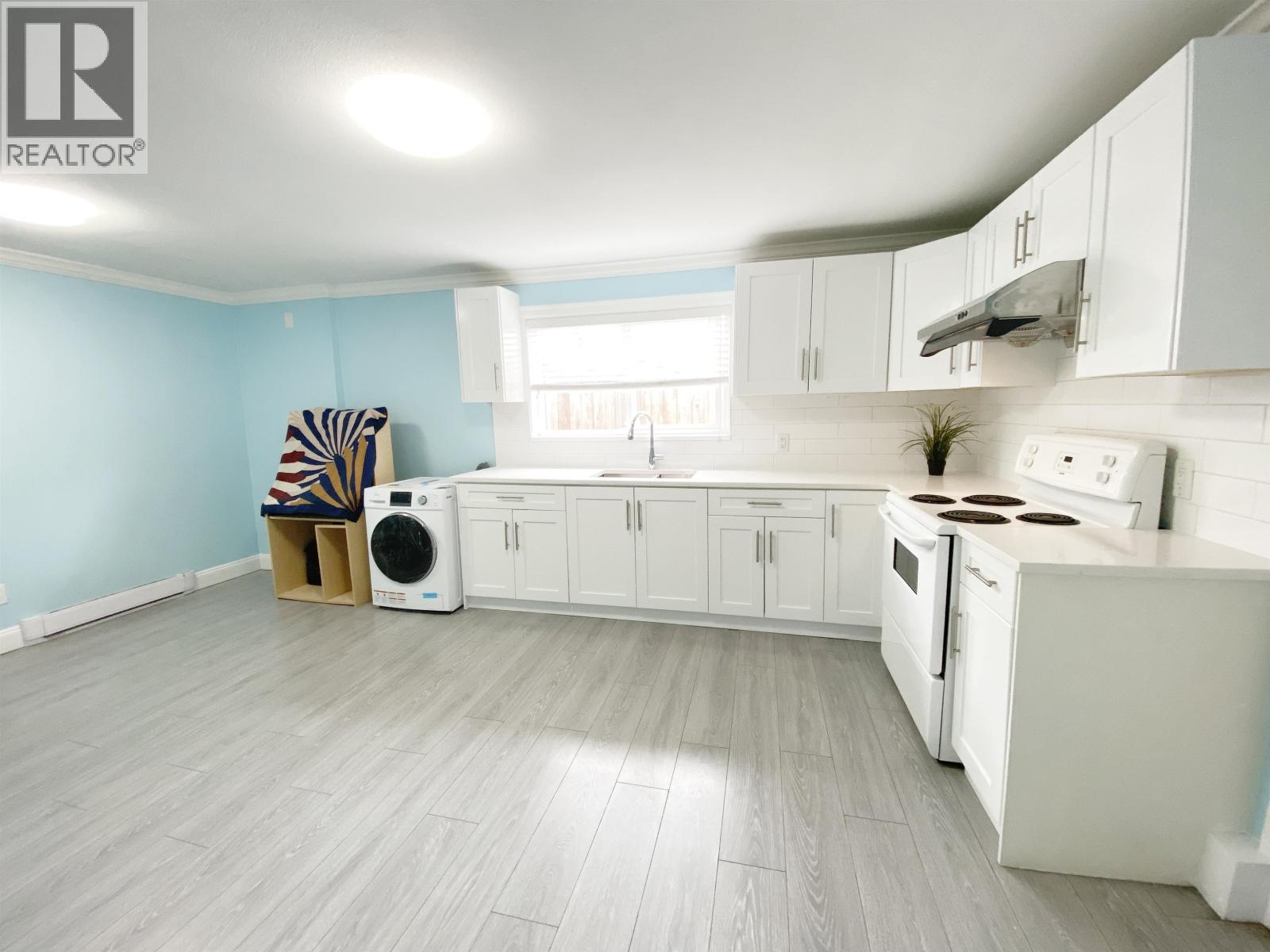 3305b E 25th Avenue, Vancouver, British Columbia  V5R 1J7 - Photo 3 - R3085135