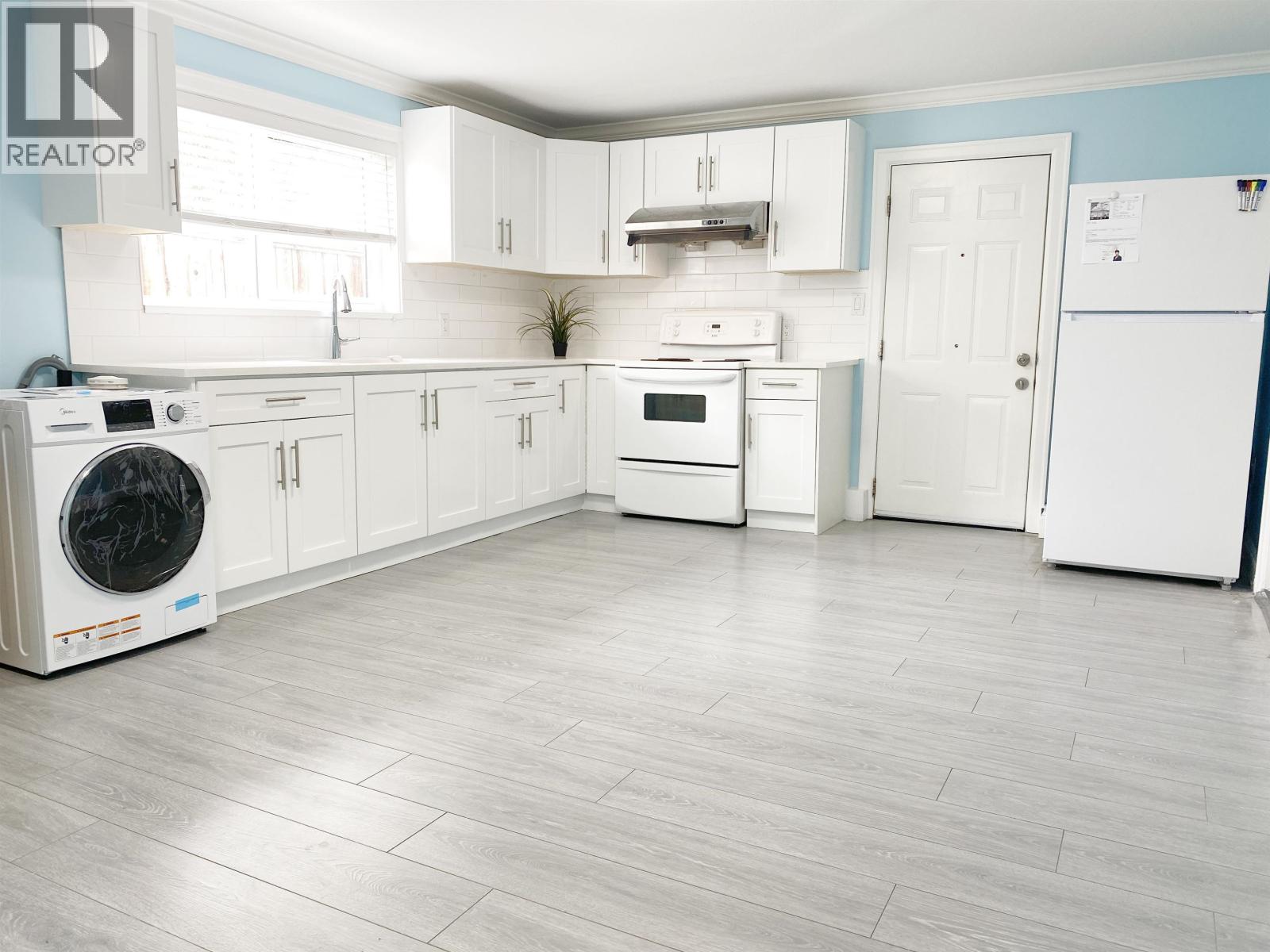 3305b E 25th Avenue, Vancouver, British Columbia  V5R 1J7 - Photo 4 - R3085135