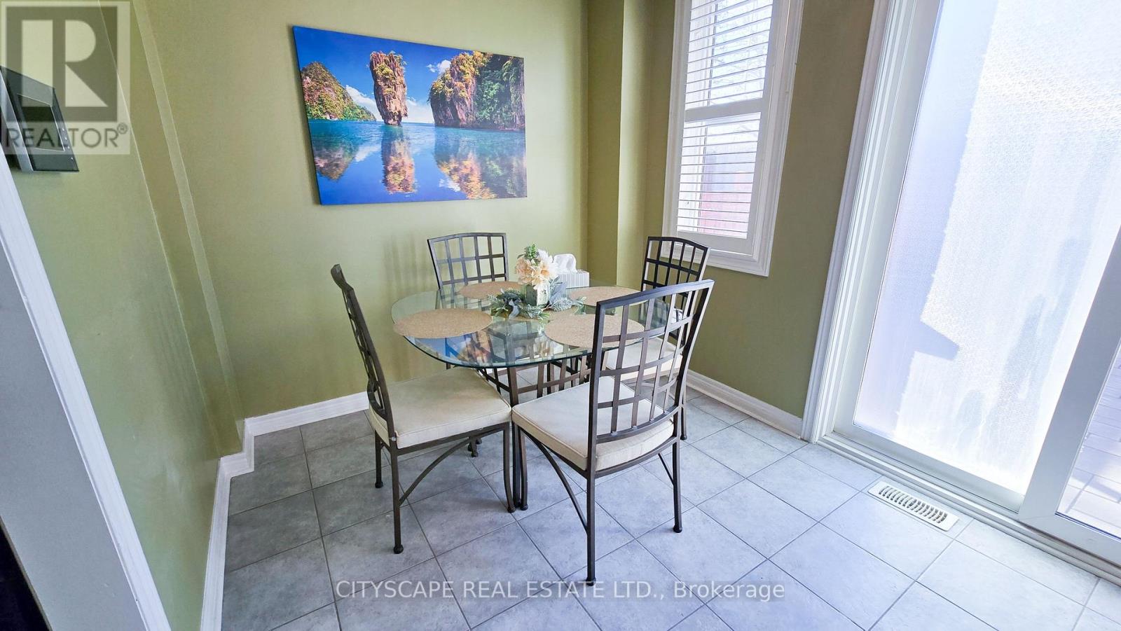 Upper - 121 Ashdale Road, Brampton, Ontario  L6Y 5N2 - Photo 5 - W12746030