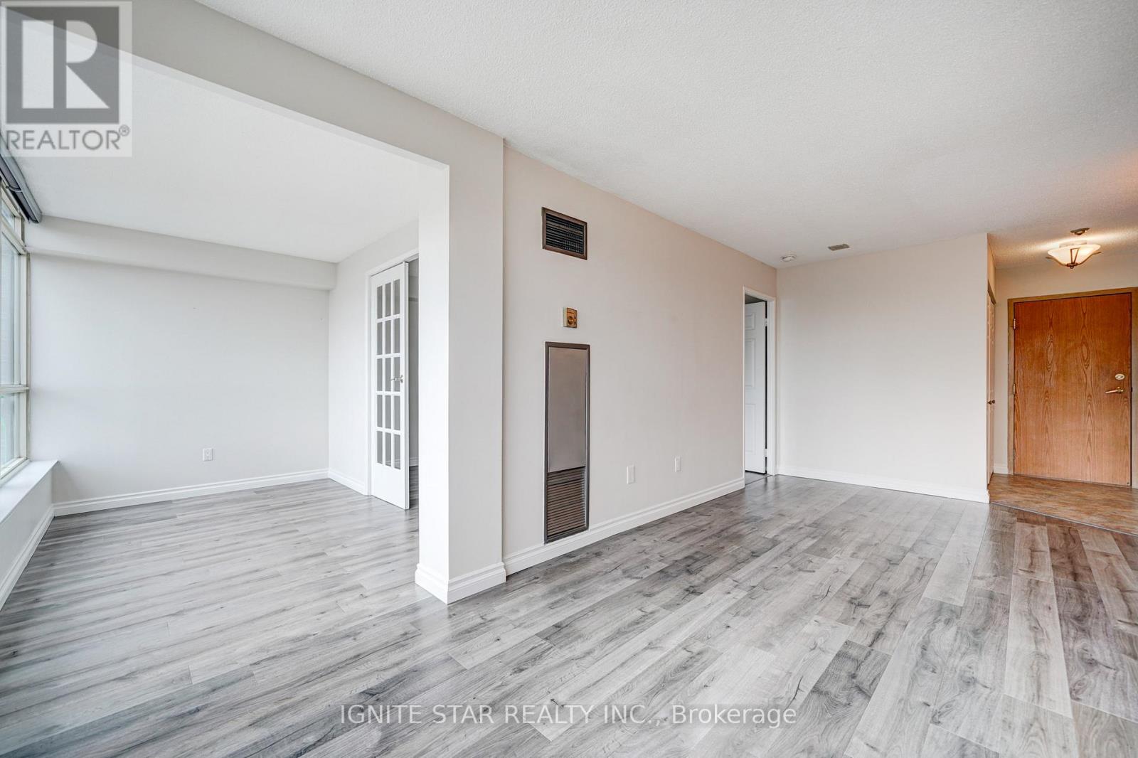 801 - 55 Elm Drive W, Mississauga, Ontario  L5B 3Z3 - Photo 11 - W12746066