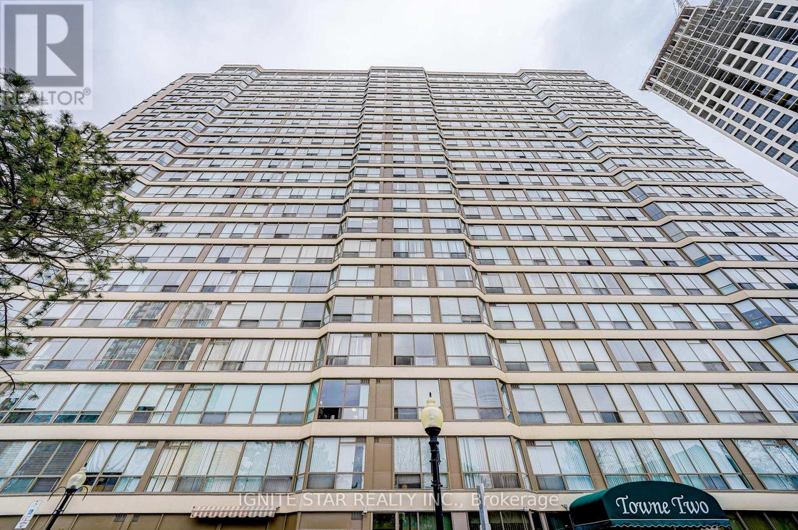 801 - 55 Elm Drive W, Mississauga, Ontario  L5B 3Z3 - Photo 2 - W12746066