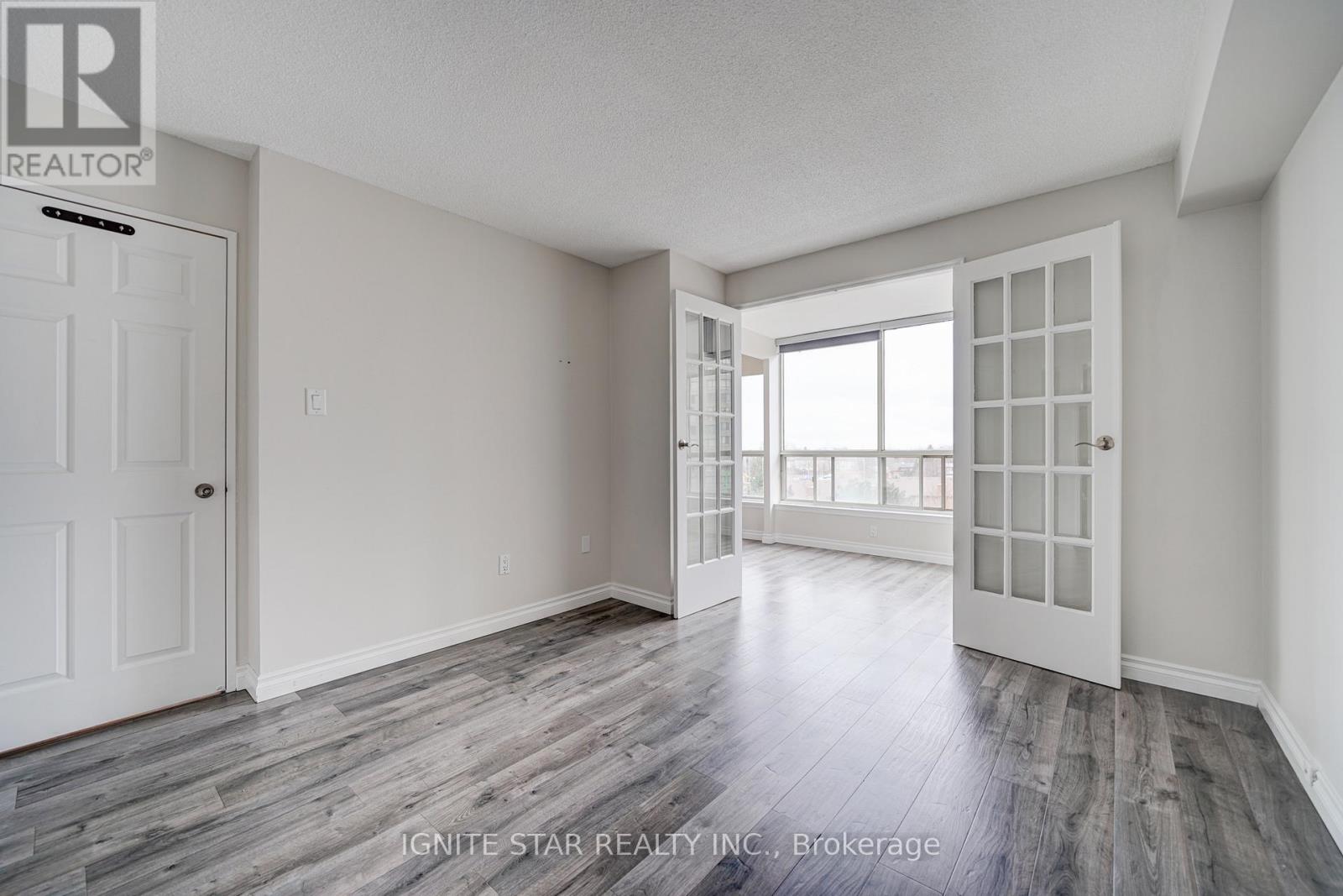 801 - 55 Elm Drive W, Mississauga, Ontario  L5B 3Z3 - Photo 23 - W12746066