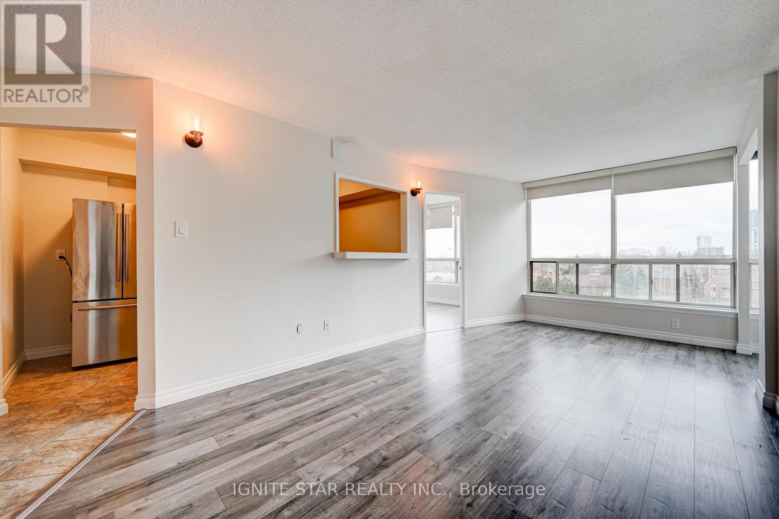 801 - 55 Elm Drive W, Mississauga, Ontario  L5B 3Z3 - Photo 9 - W12746066