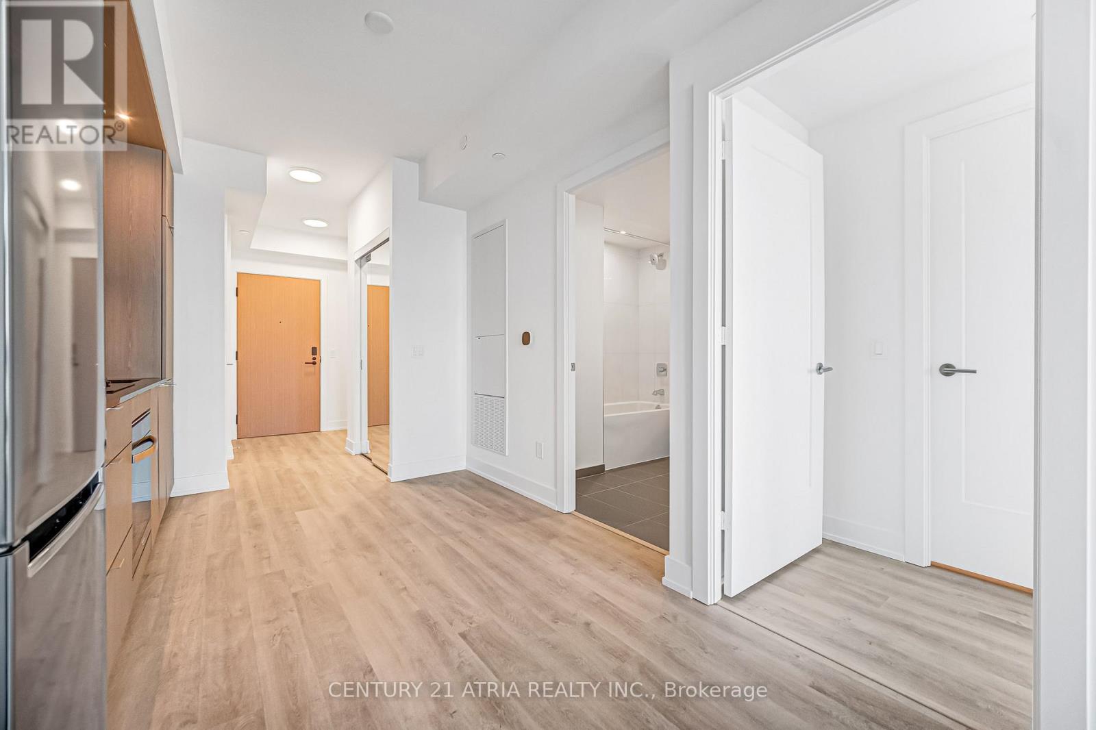 801 - 60 Central Park Roadway, Toronto, Ontario  M9A 0E6 - Photo 11 - W12746070