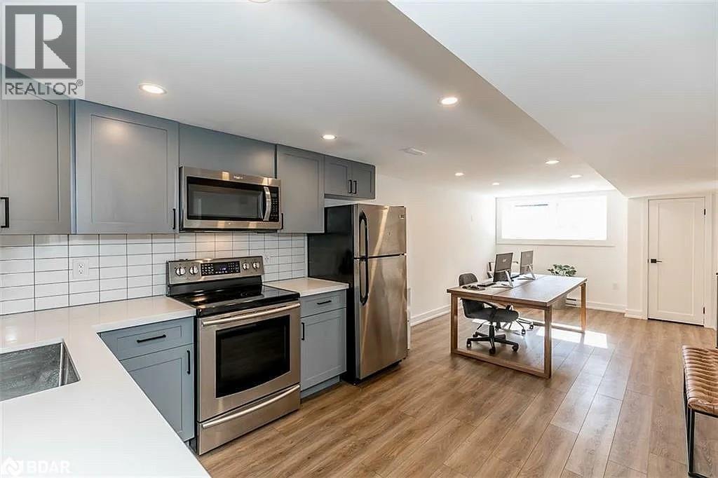 7 Derby Street, Orillia, Ontario  L3V 5R4 - Photo 4 - 26002276