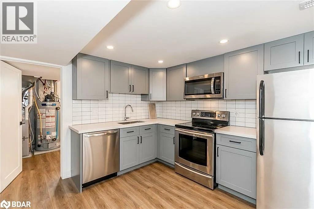 7 Derby Street, Orillia, Ontario  L3V 5R4 - Photo 5 - 26002276