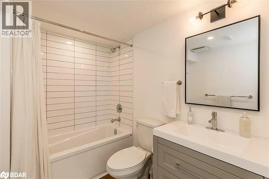 7 Derby Street, Orillia, Ontario  L3V 5R4 - Photo 9 - 26002276