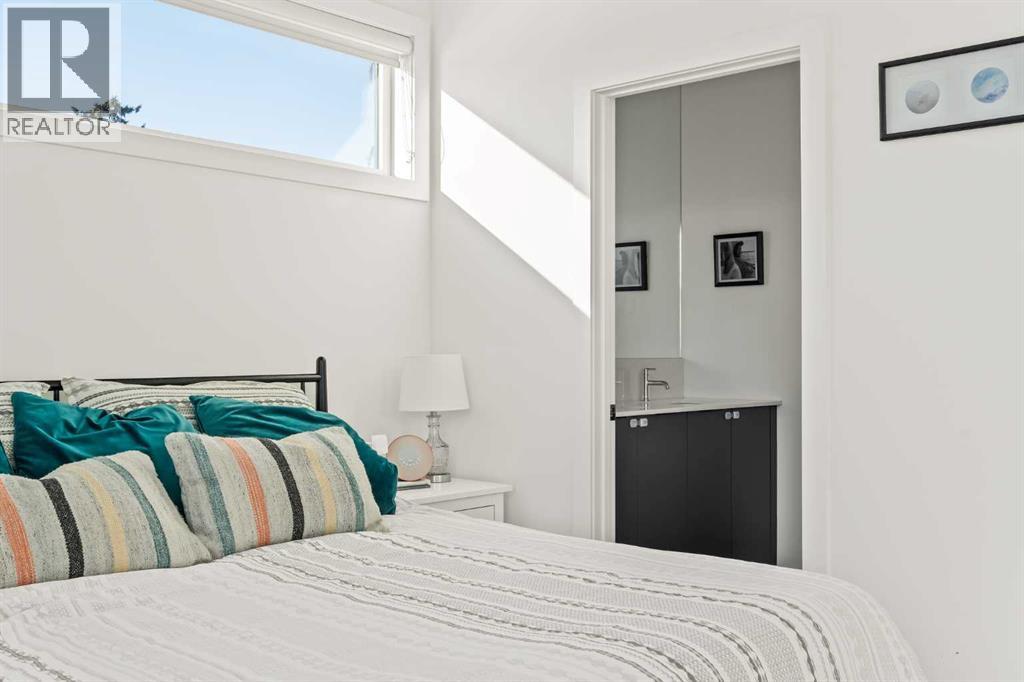 1940 Bowness Road Nw, Calgary, Alberta  T2N 3K6 - Photo 27 - A2282181